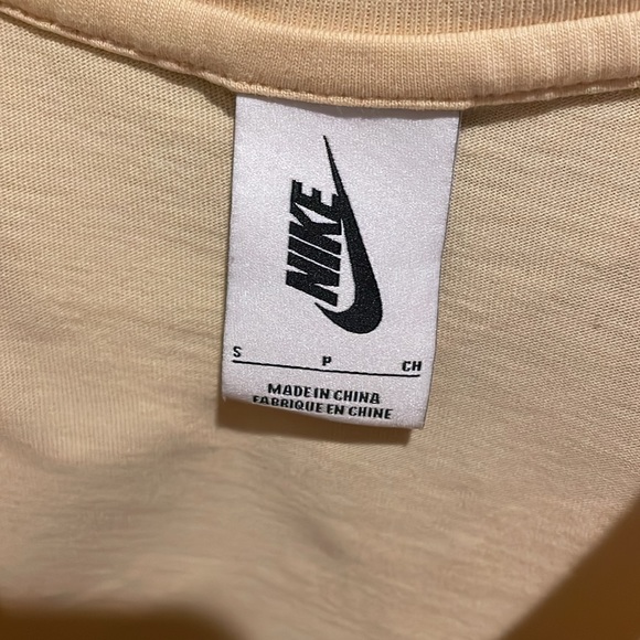 Nike off white tshirt size small vintage. Hard to get. - Picture 4 of 4